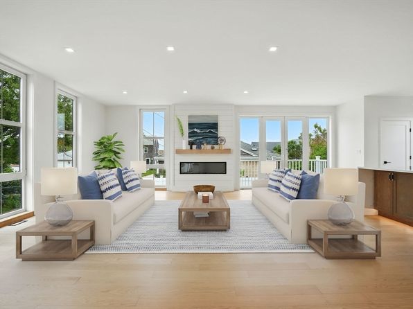 Marshfield property